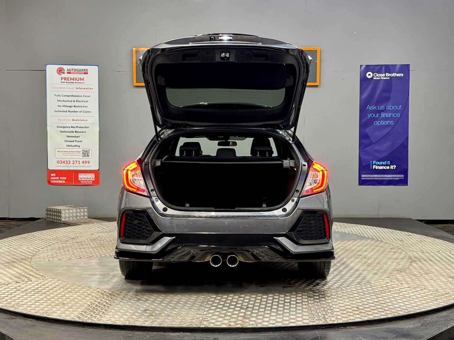 Used Honda Civic 2018 for sale - 76518071: Photo 5