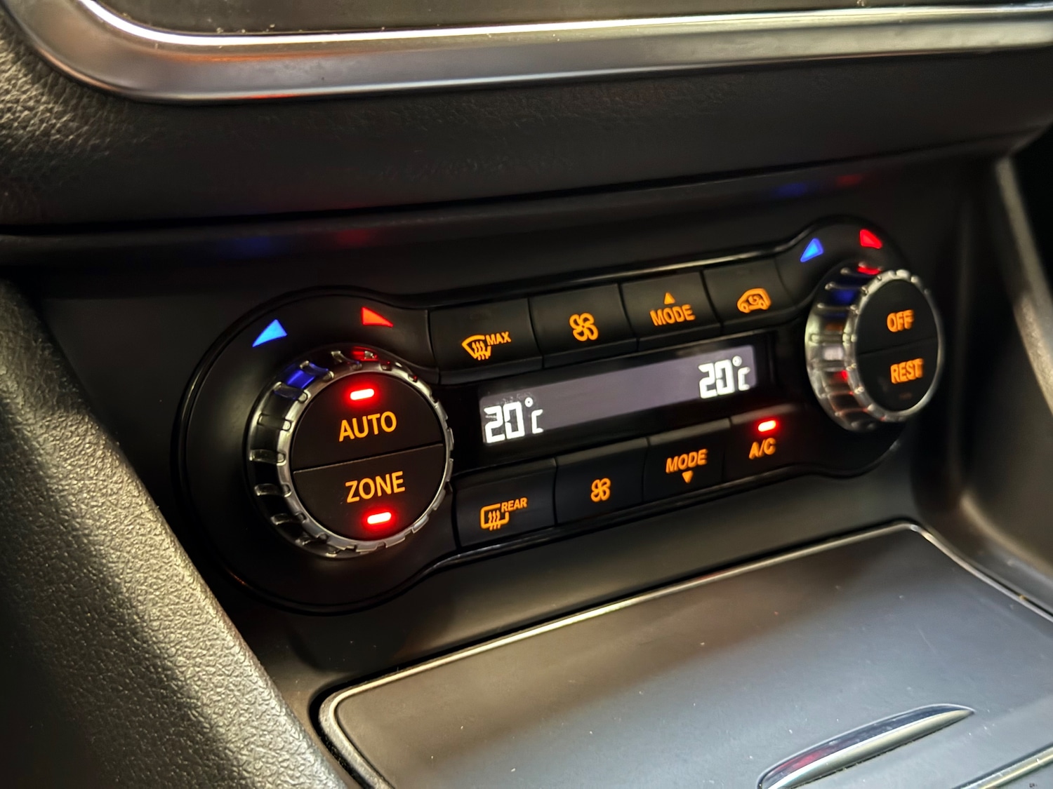 Used Mercedes-Benz GLA 2018 for sale - 77600556: Photo 17