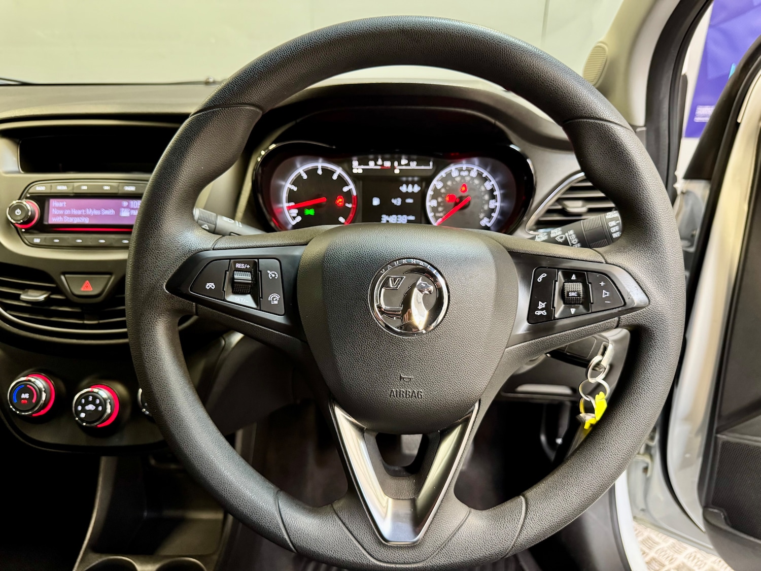 Used Vauxhall Viva 2016 for sale - 77603820: Photo 14