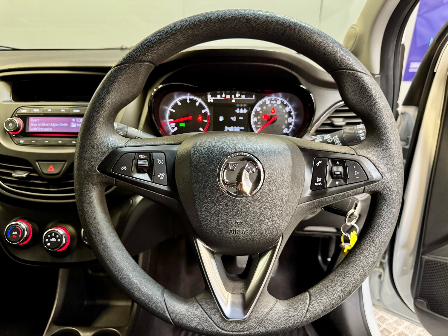 Used Vauxhall Viva 2016 for sale - 77764236: Photo 14