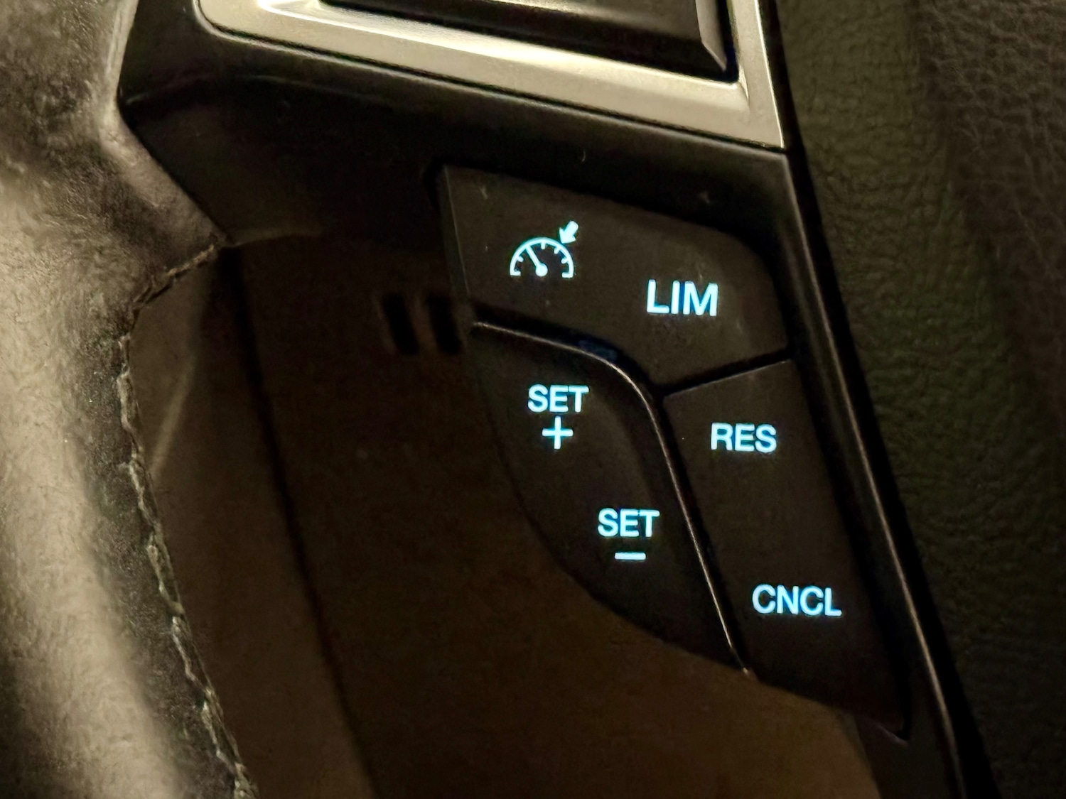 Used Ford Mondeo 2017 for sale - 76346882: Photo 21