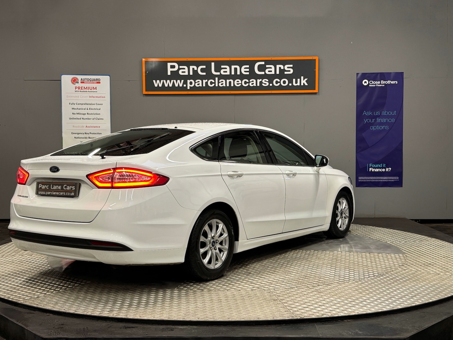 Used Ford Mondeo 2017 for sale - 76346882: Photo 3