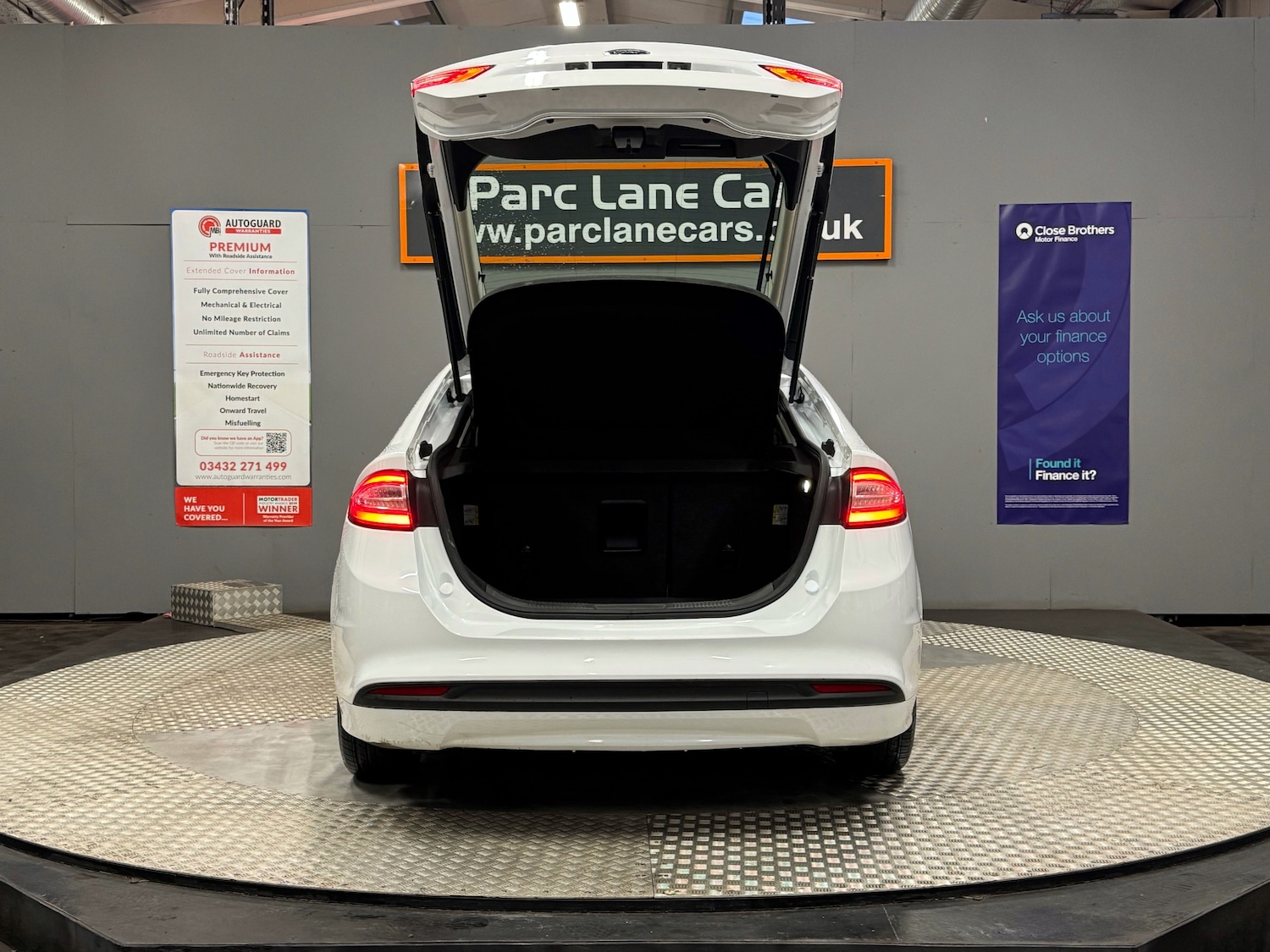 Used Ford Mondeo 2017 for sale - 76346882: Photo 5