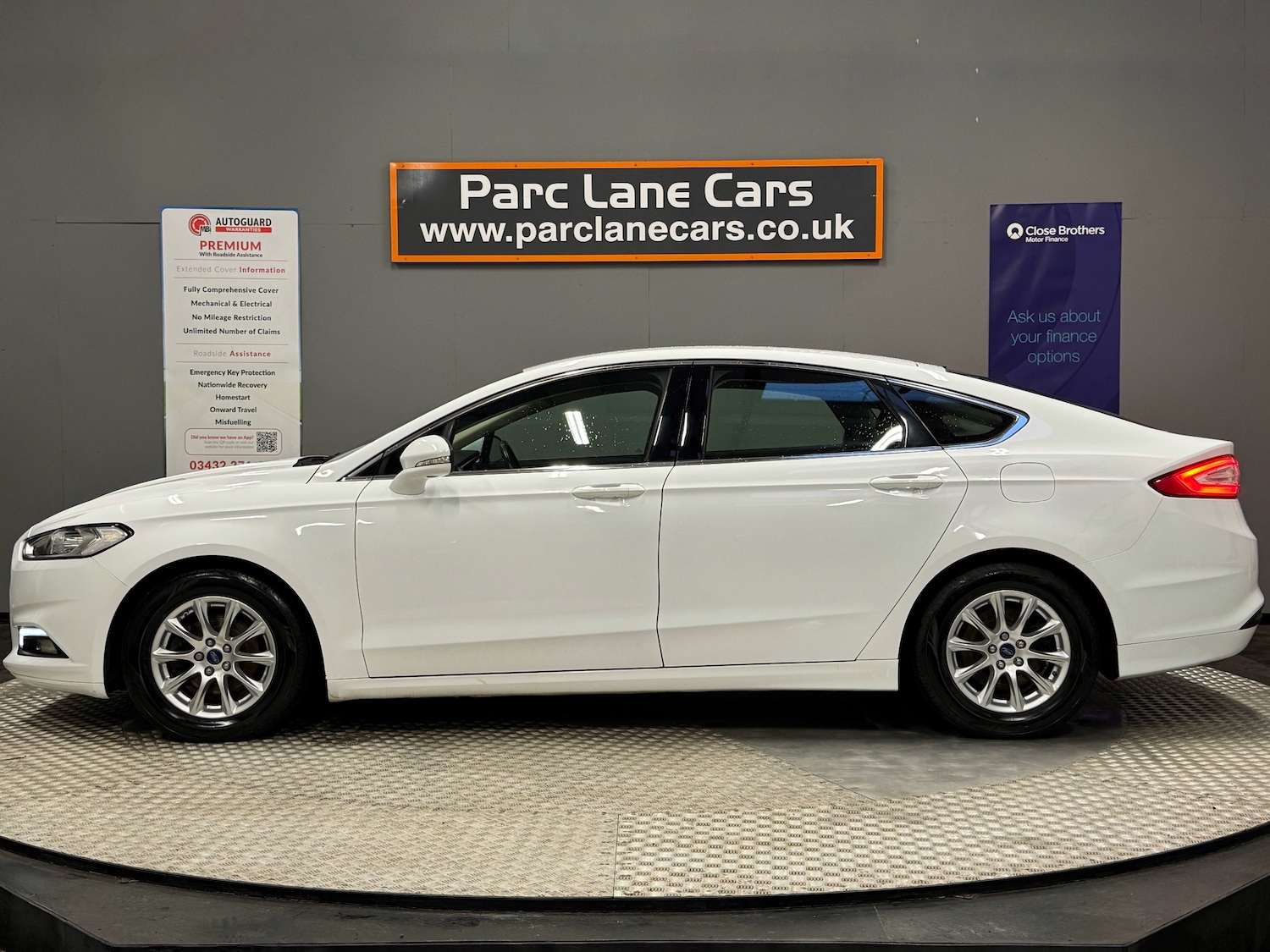 Used Ford Mondeo 2017 for sale - 76346882: Photo 8