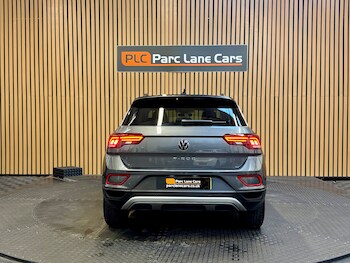 Used Volkswagen T-Roc 2024 for sale - 78201539: Photo