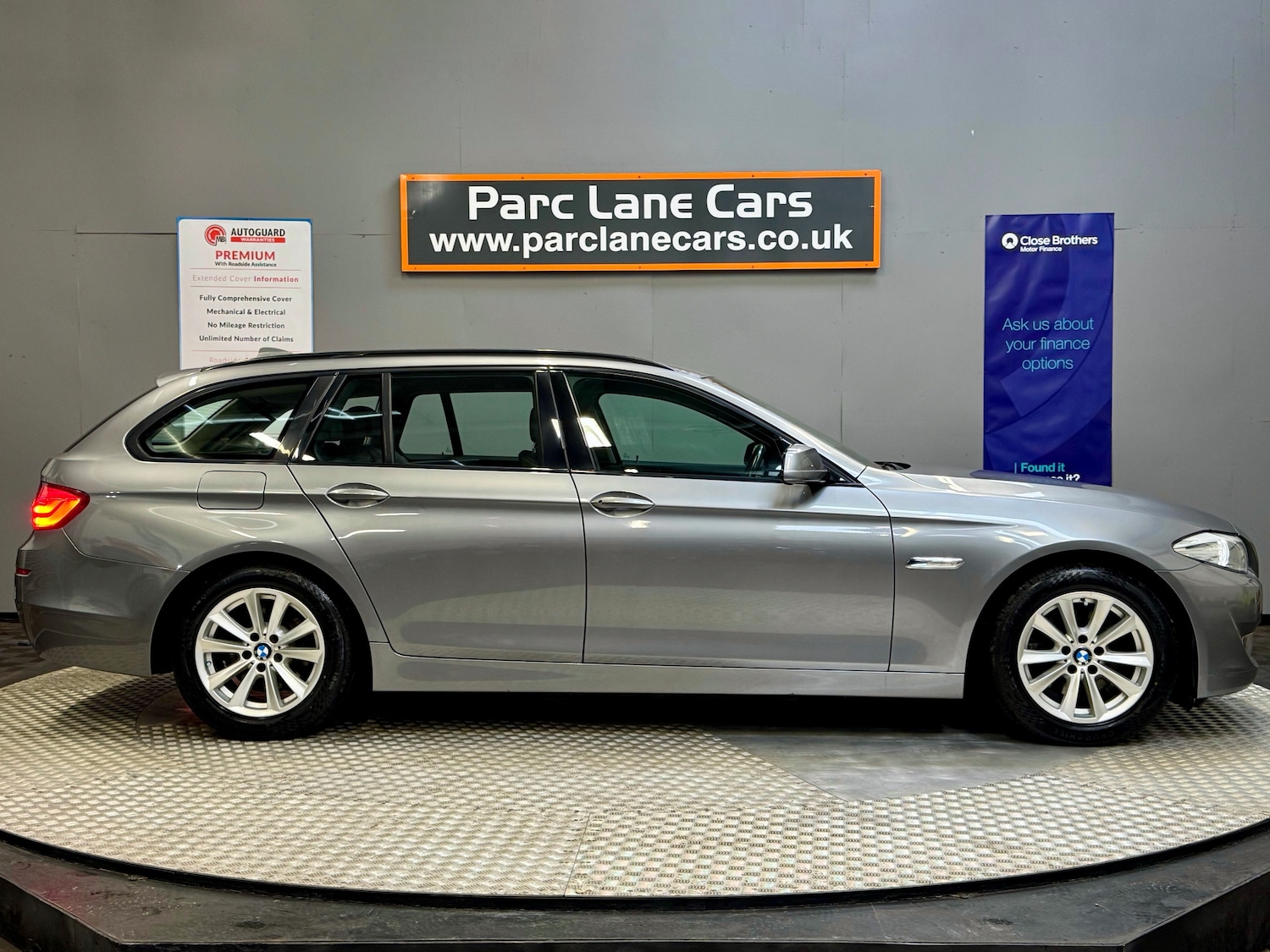 Used BMW 5 Series 2010 for sale - 76405836: Photo 2