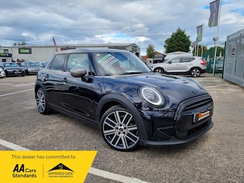 Used MINI Hatch 2023 for sale - 79502976: Photo