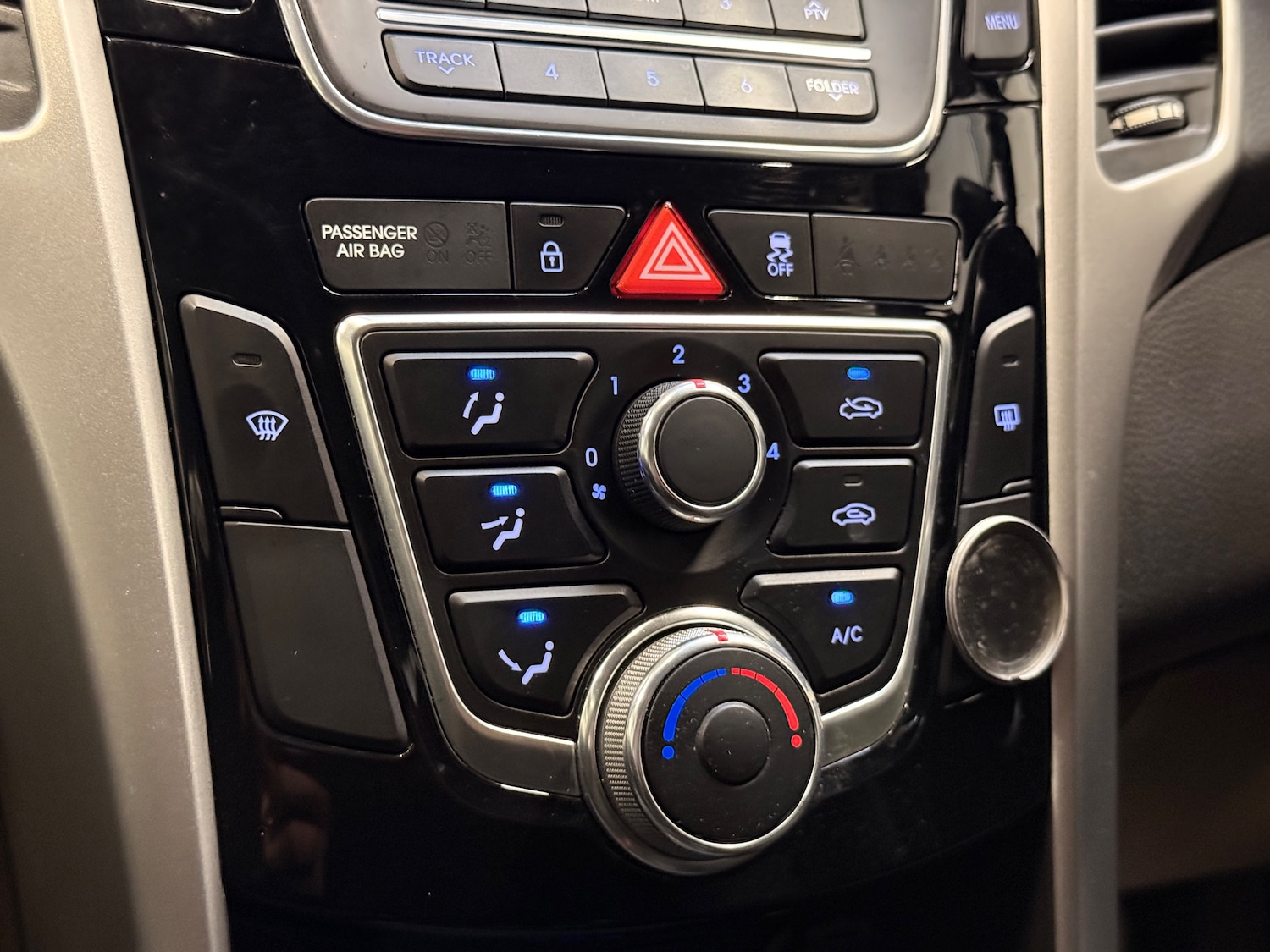 Used Hyundai i30 2015 for sale - 76102047: Photo 17