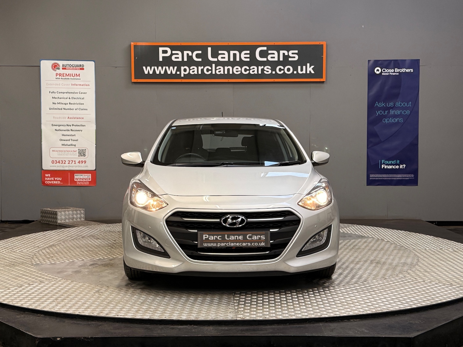 Used Hyundai i30 2015 for sale - 76102047: Photo 2