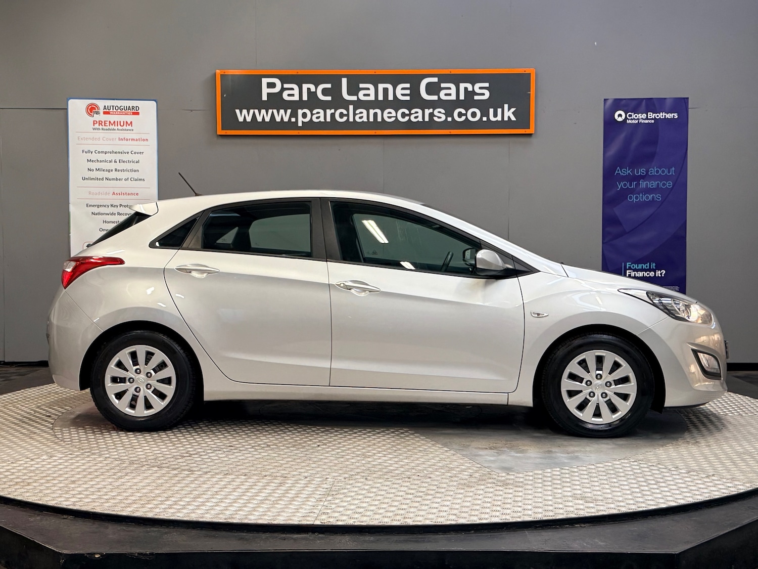 Used Hyundai i30 2015 for sale - 76102047: Photo 8