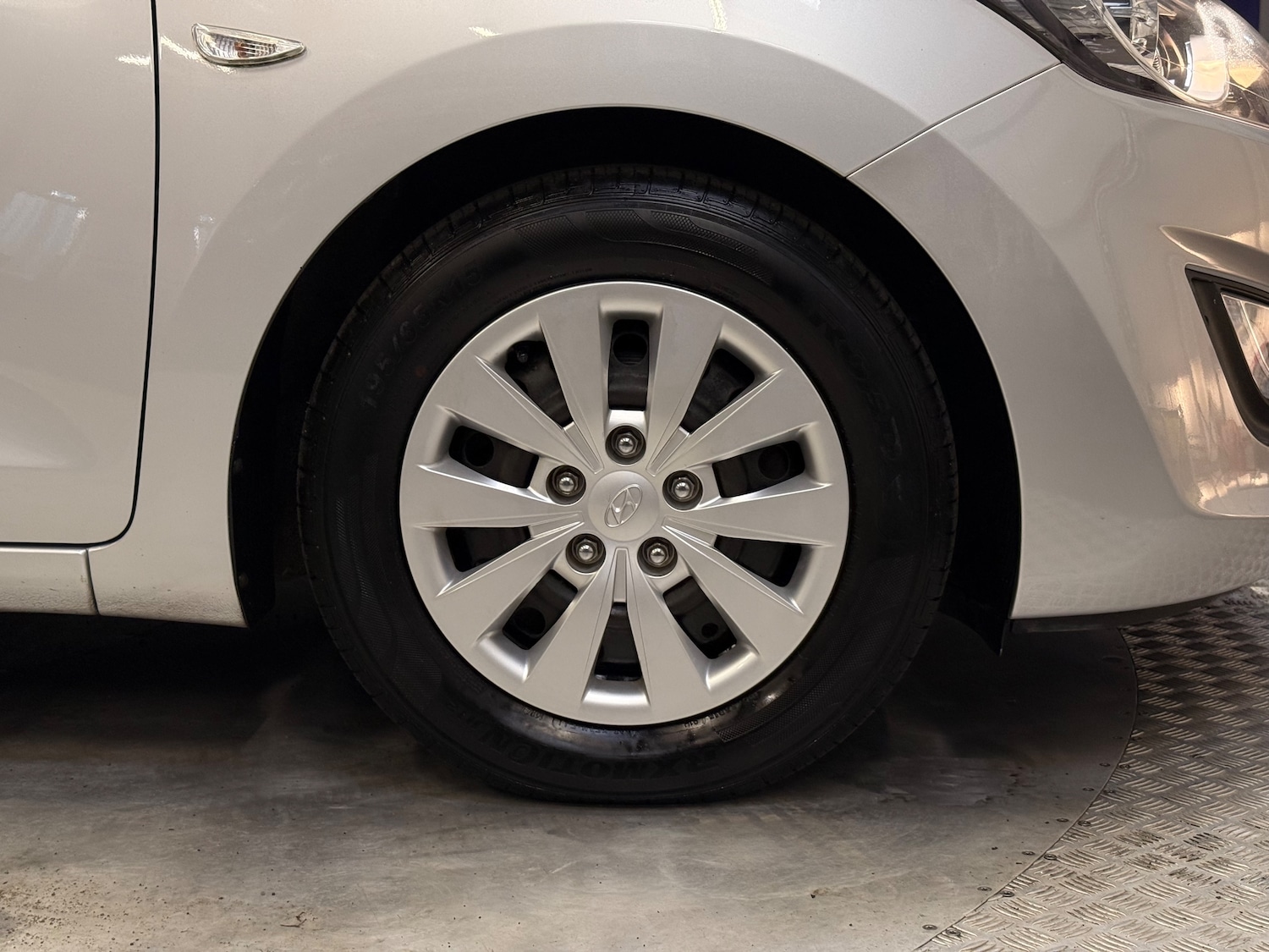 Used Hyundai i30 2015 for sale - 76102047: Photo 9