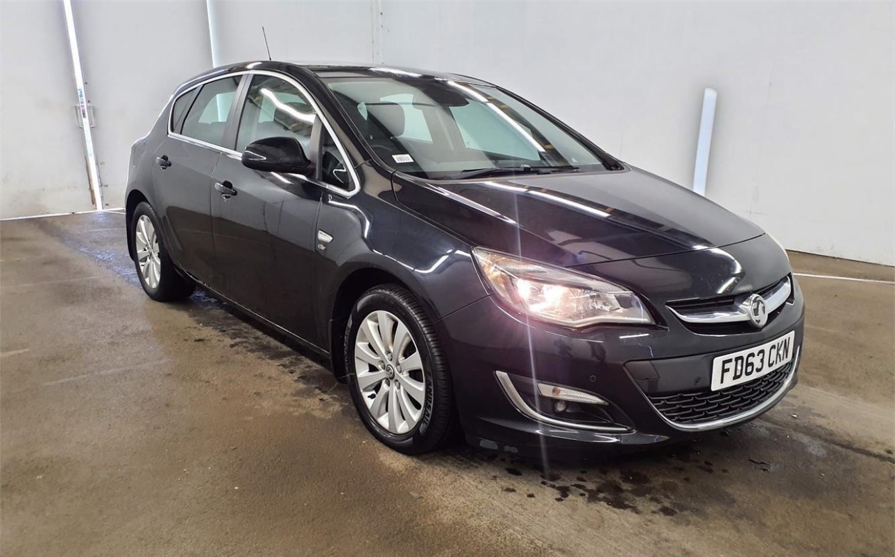 Used Vauxhall Astra 2013 for sale - 76565605: Photo 1