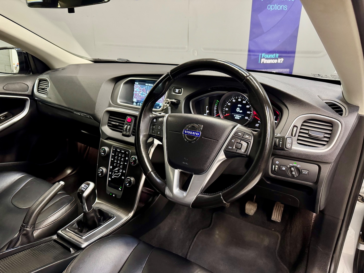 Used Volvo V40 Cross Country 2015 for sale - 76082397: Photo 11