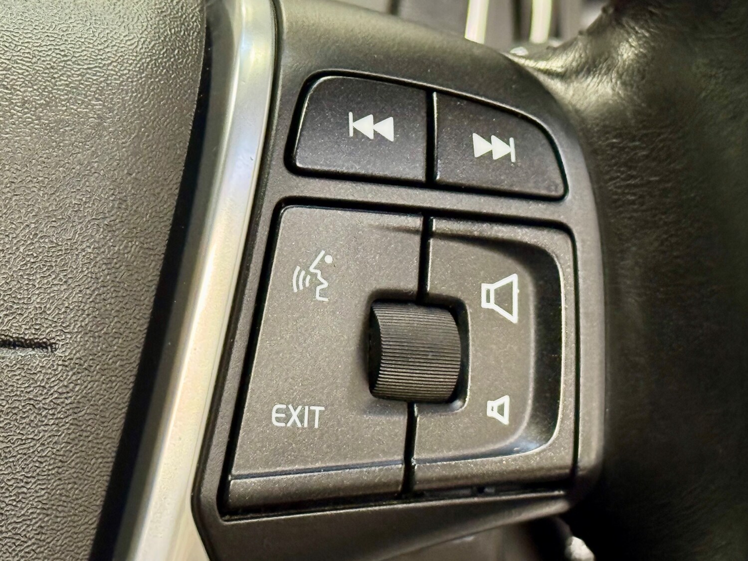 Used Volvo V40 Cross Country 2015 for sale - 76082397: Photo 20