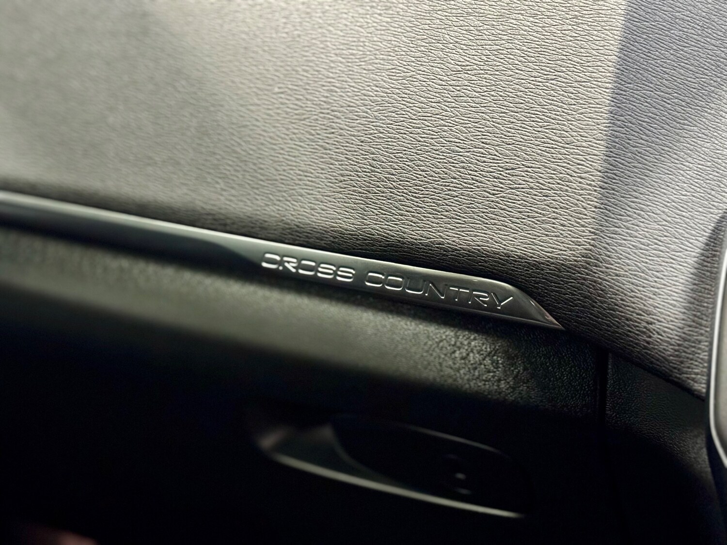 Used Volvo V40 Cross Country 2015 for sale - 76082397: Photo 24