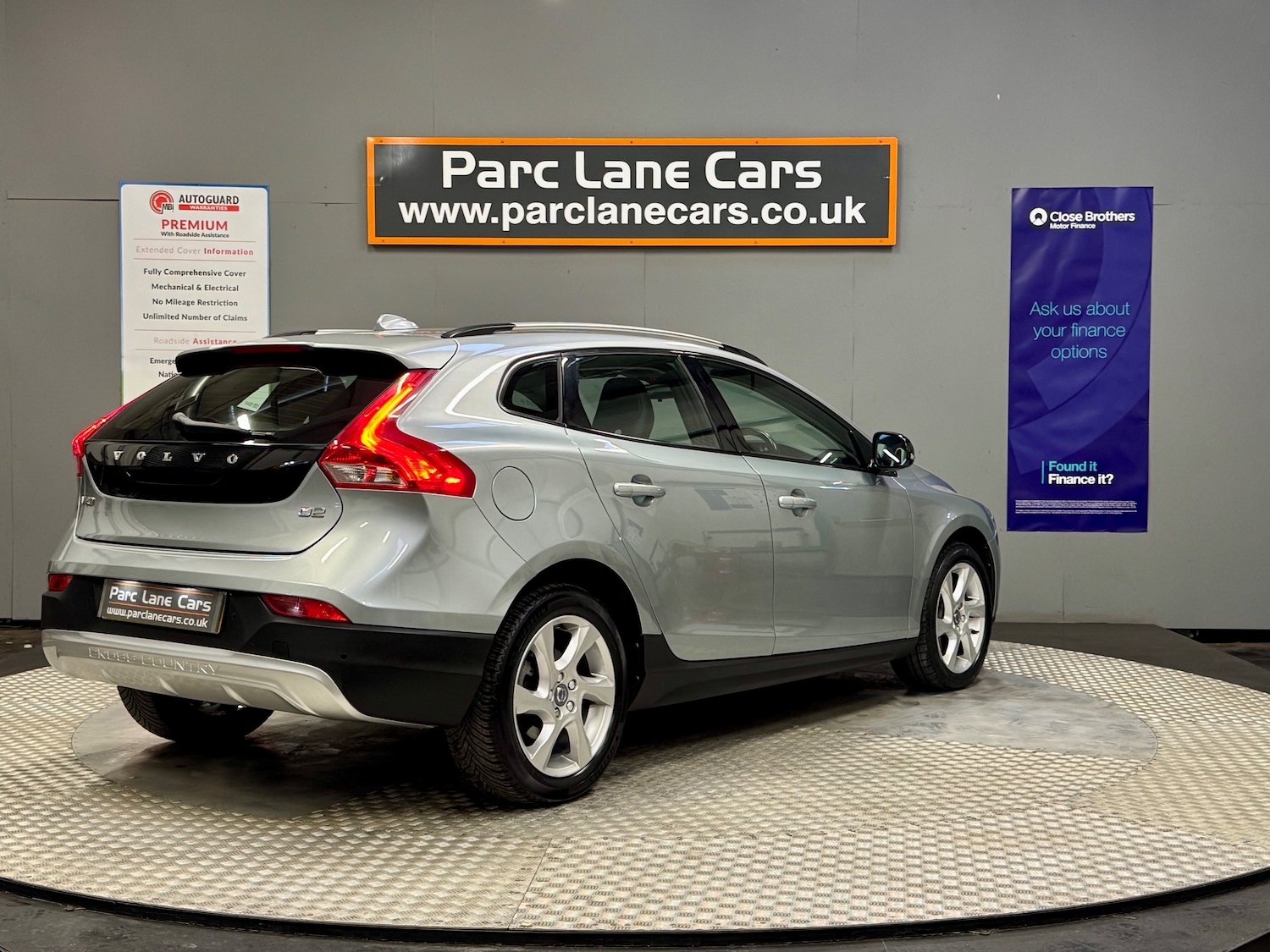 Used Volvo V40 Cross Country 2015 for sale - 76082397: Photo 3