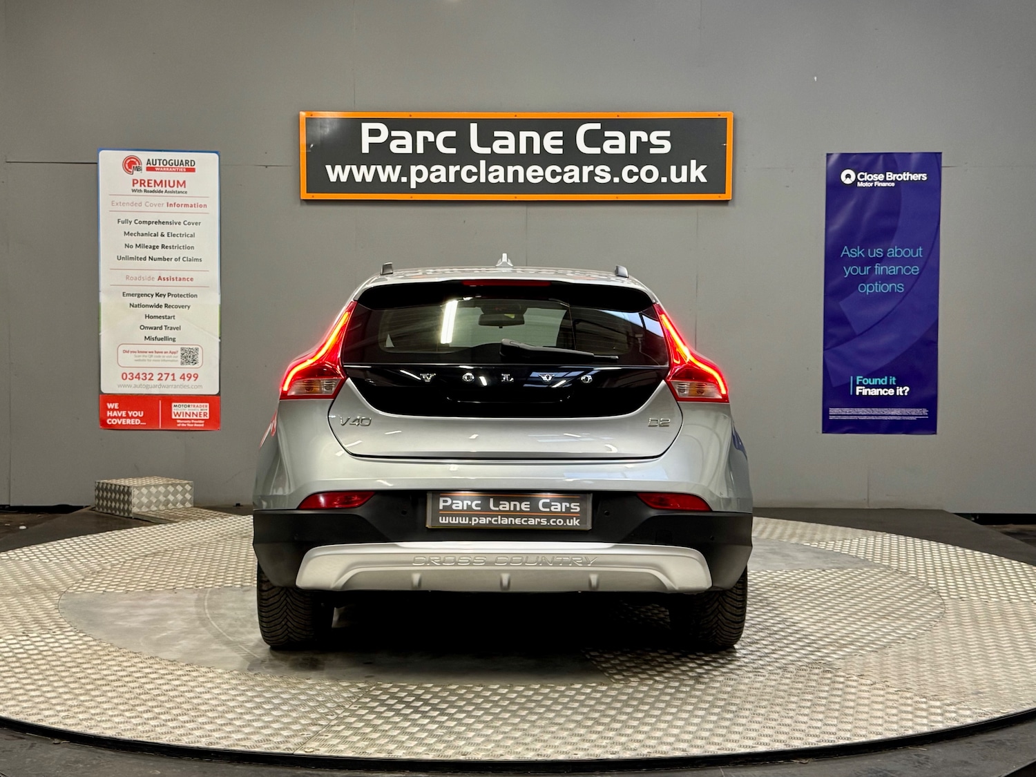 Used Volvo V40 Cross Country 2015 for sale - 76082397: Photo 4