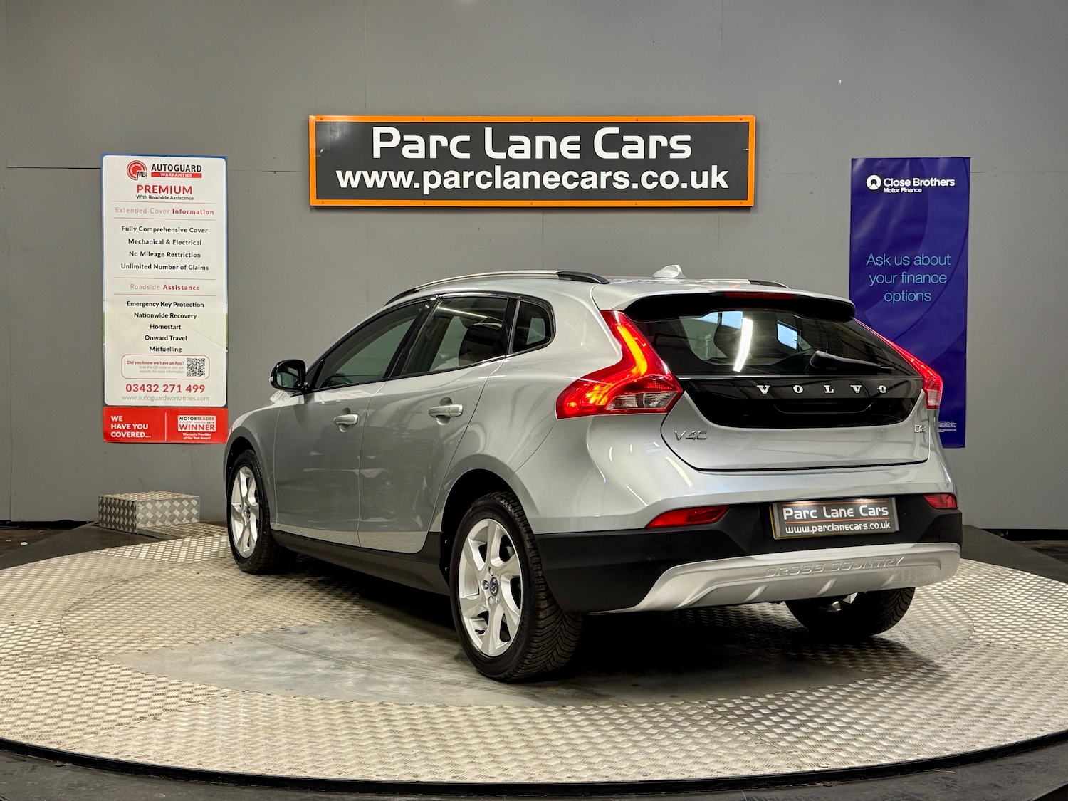 Used Volvo V40 Cross Country 2015 for sale - 76082397: Photo 5