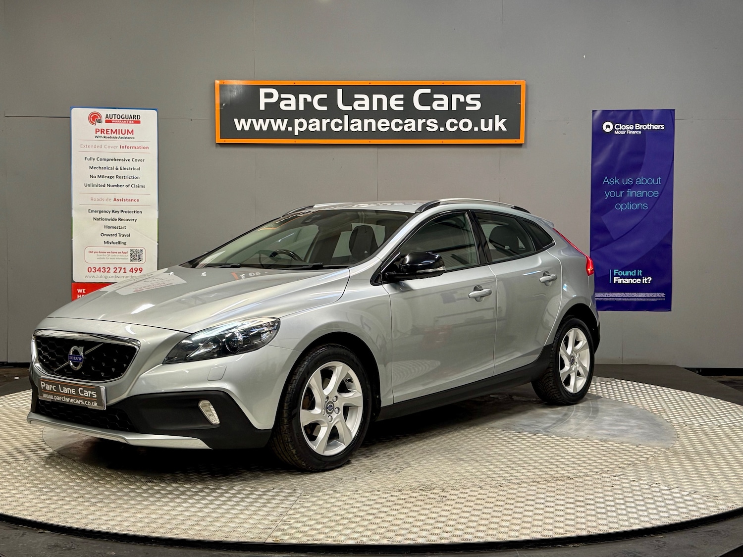 Used Volvo V40 Cross Country 2015 for sale - 76082397: Photo 7