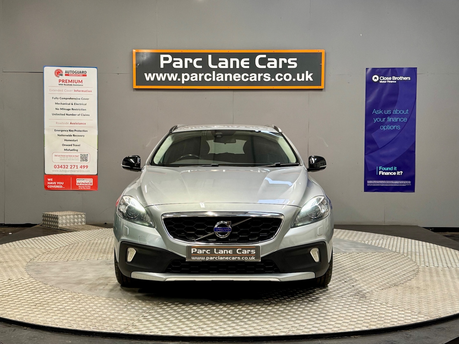 Used Volvo V40 Cross Country 2015 for sale - 76082397: Photo 8