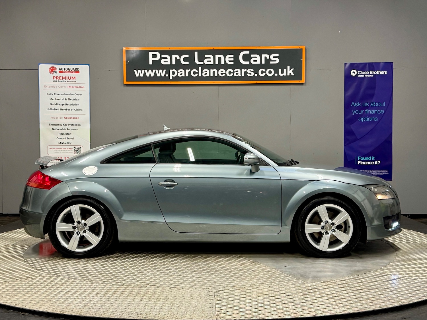 Used Audi TT 2009 for sale - 76405840: Photo 2