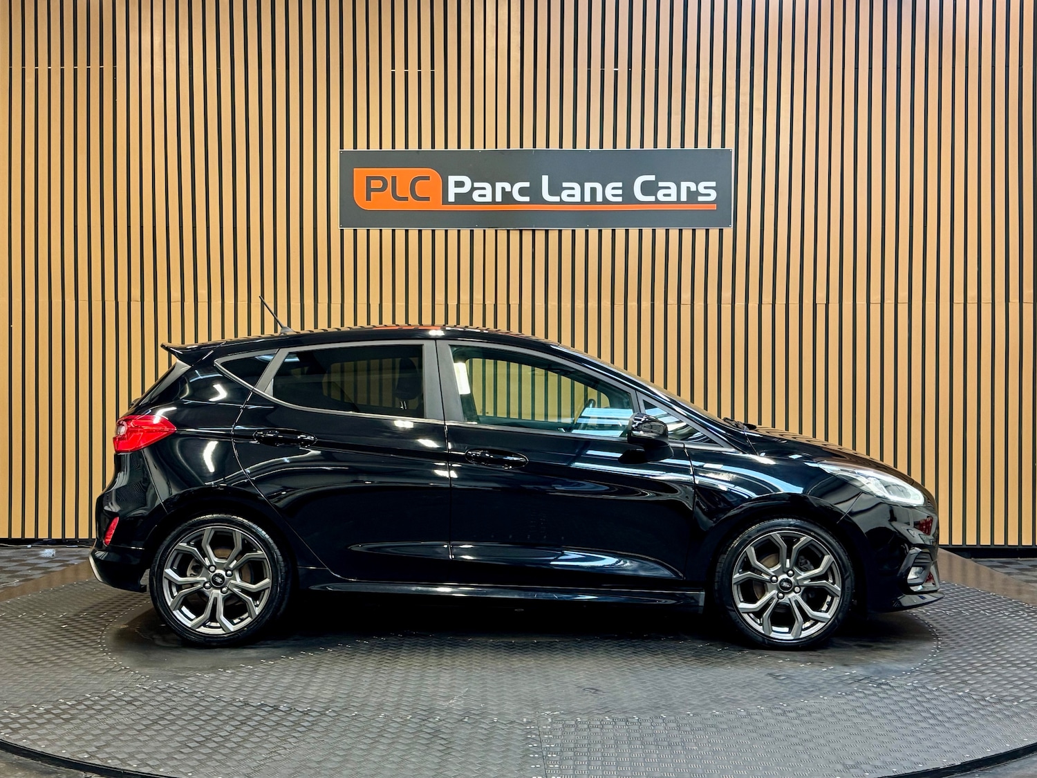 Used Ford Fiesta 2018 for sale - 77759542: Photo 2