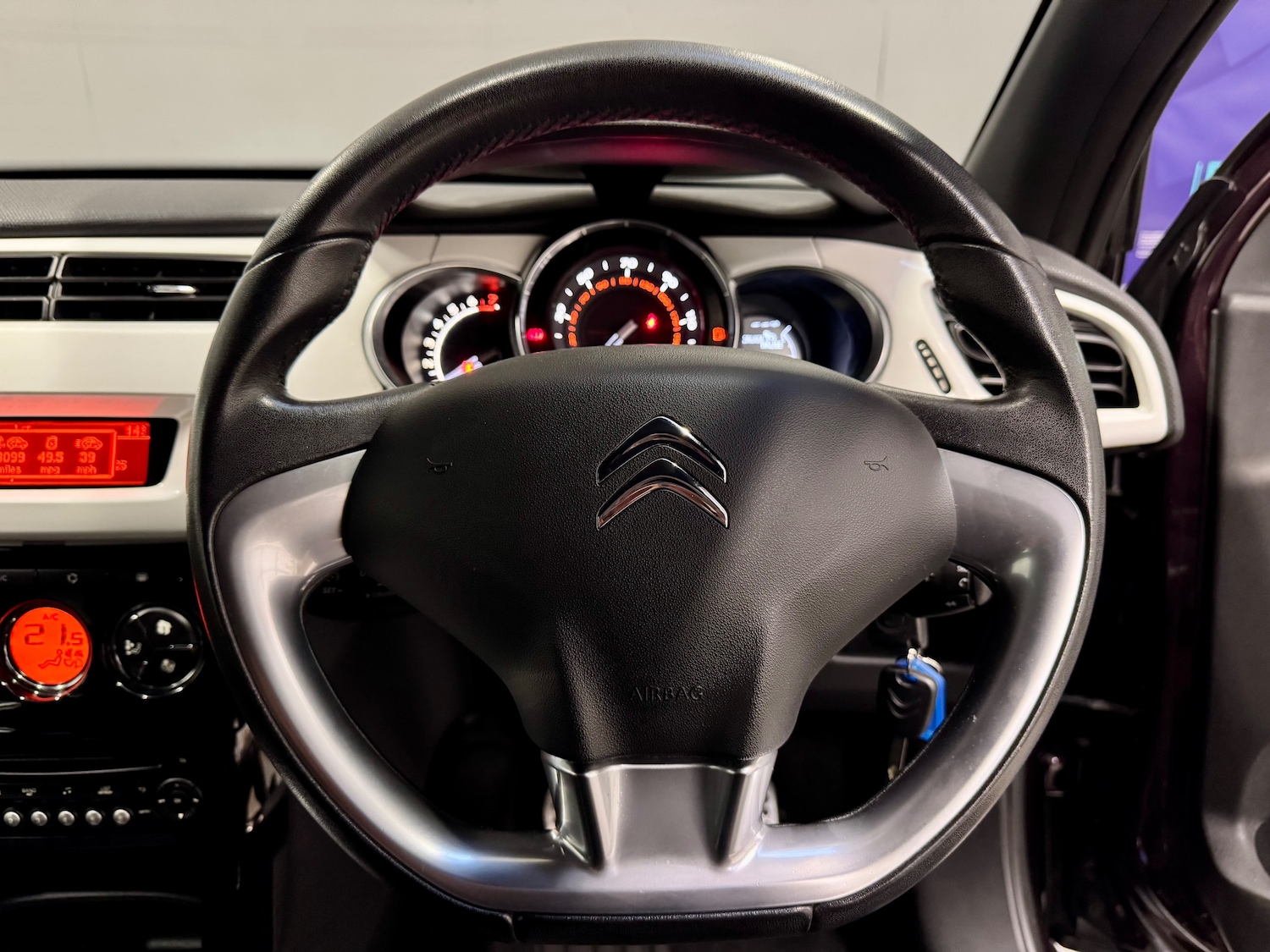 Used Citroen DS3 2015 for sale - 76082405: Photo 13