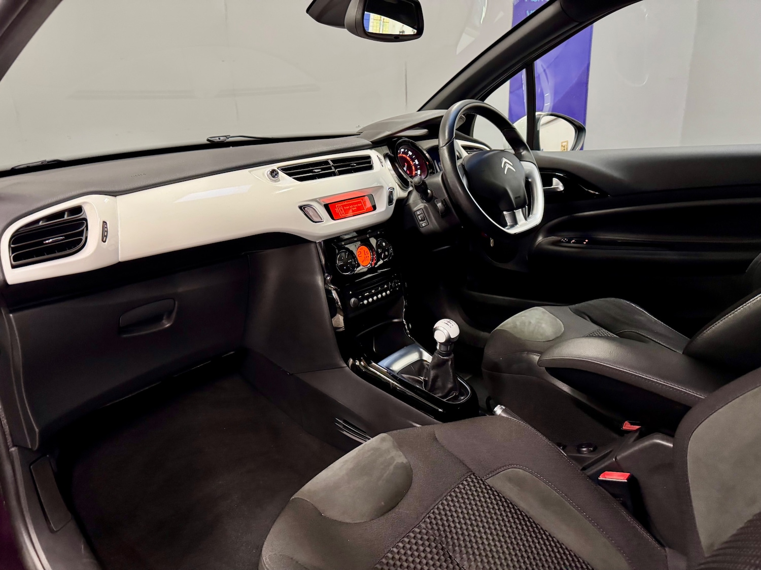 Used Citroen DS3 2015 for sale - 76082405: Photo 14