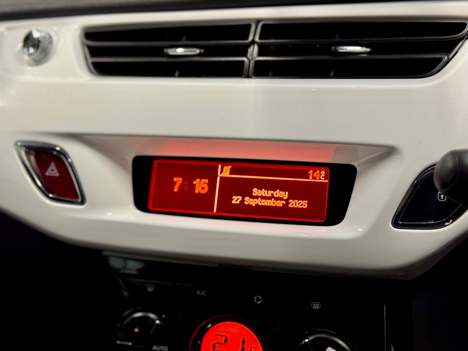 Used Citroen DS3 2015 for sale - 76082405: Photo 19