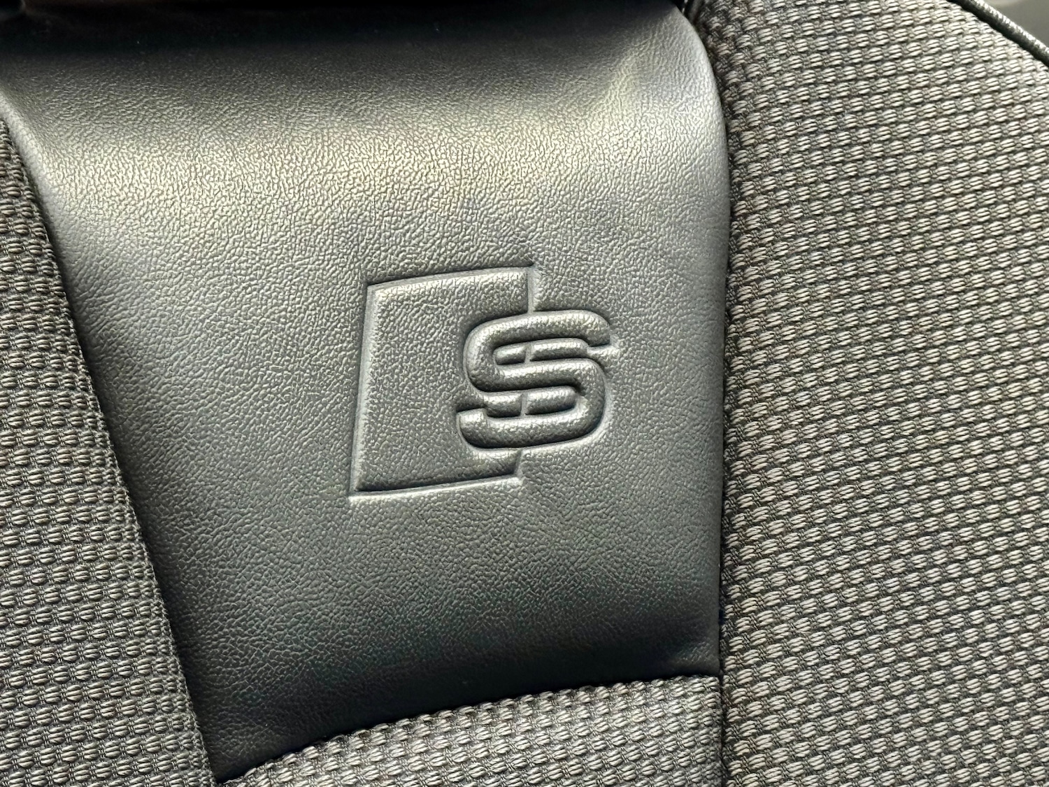 Used Audi A3 Cabriolet 2017 for sale - 76767481: Photo 27