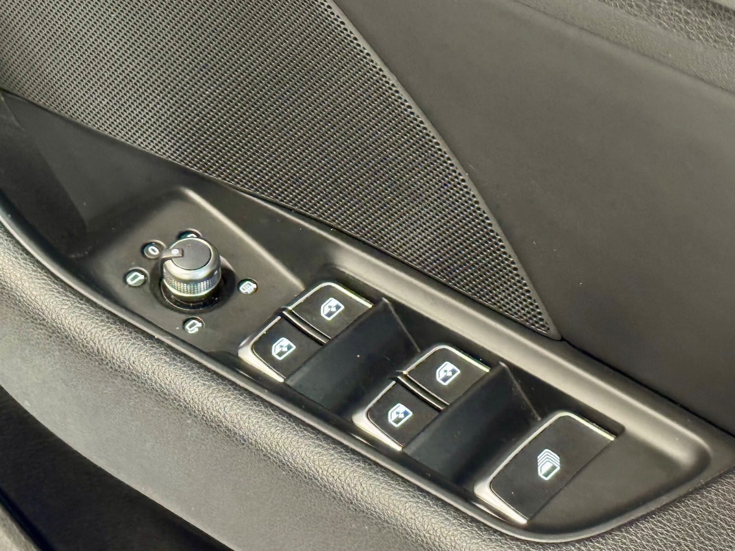 Used Audi A3 Cabriolet 2017 for sale - 76767481: Photo 33