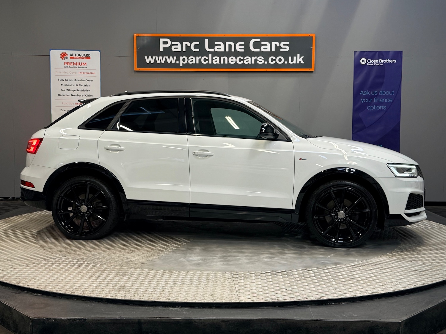 Used Audi Q3 2018 for sale - 76569277: Photo 2