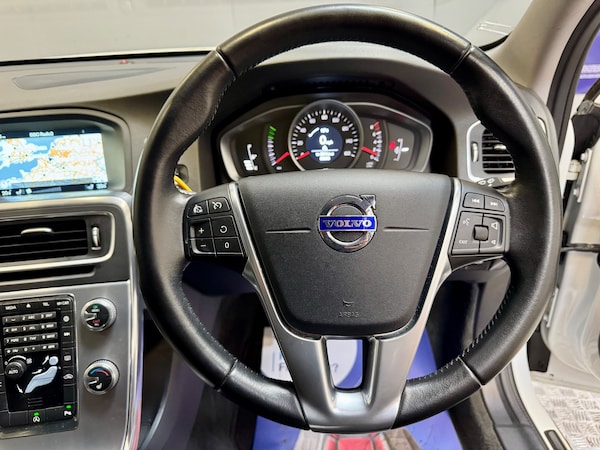Used Volvo V60 2016 for sale - 75085028: Photo 13