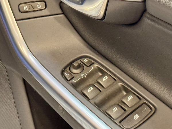 Used Volvo V60 2016 for sale - 75085028: Photo 18