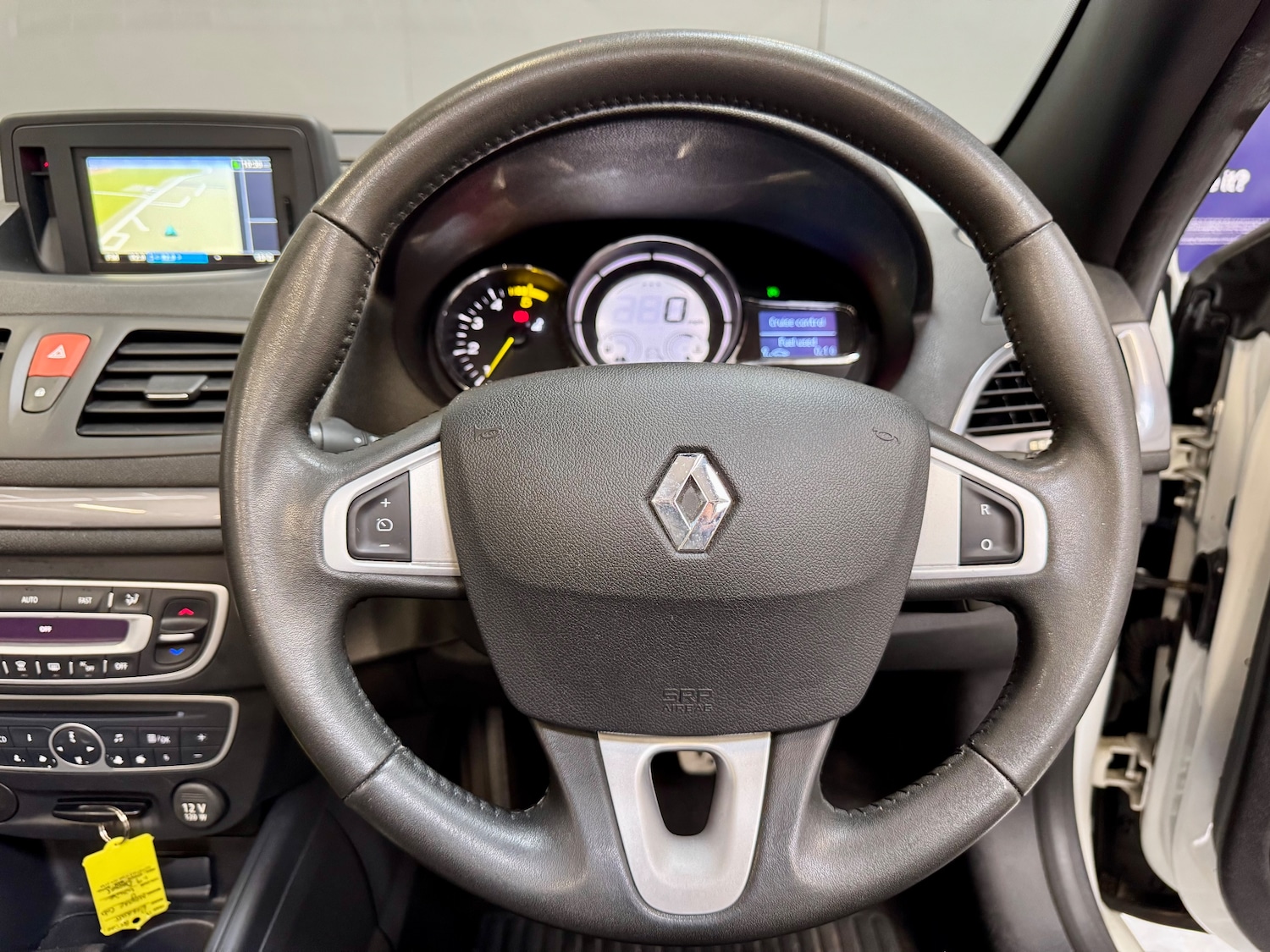 Used Renault Megane 2011 for sale - 75722691: Photo 21