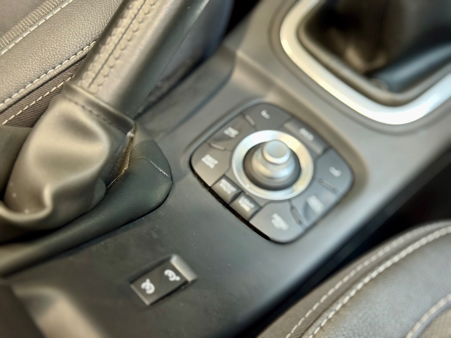 Used Renault Megane 2011 for sale - 75722691: Photo 28