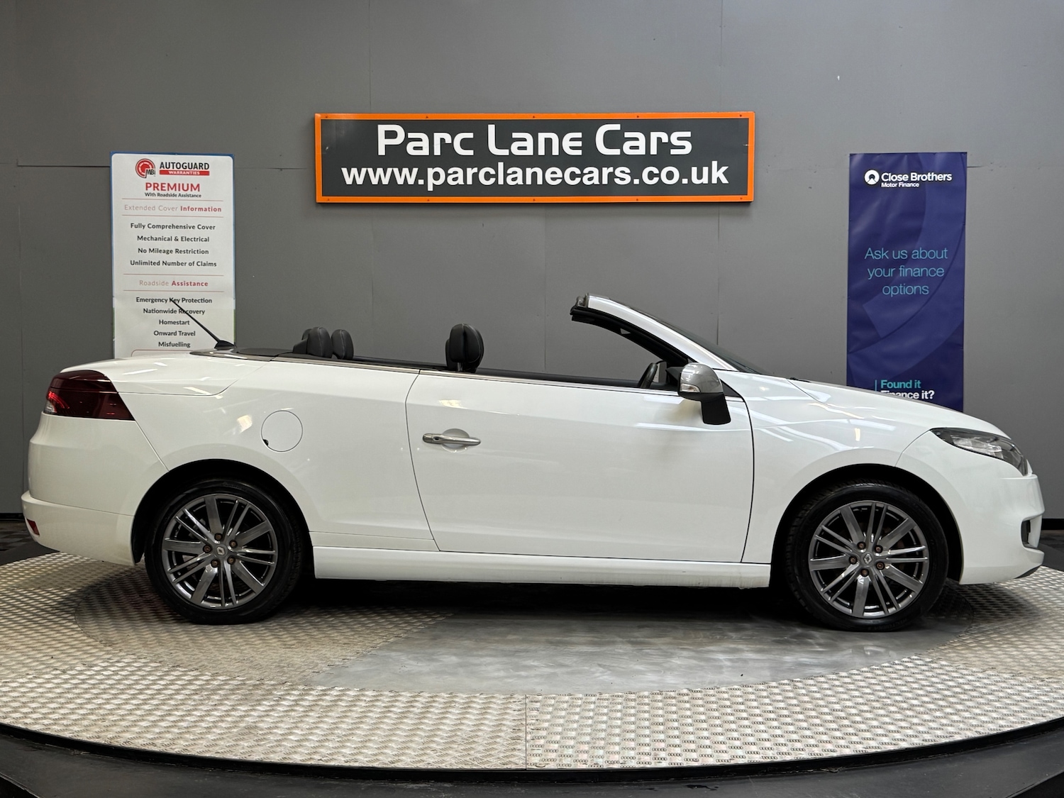 Used Renault Megane 2011 for sale - 75722691: Photo 4