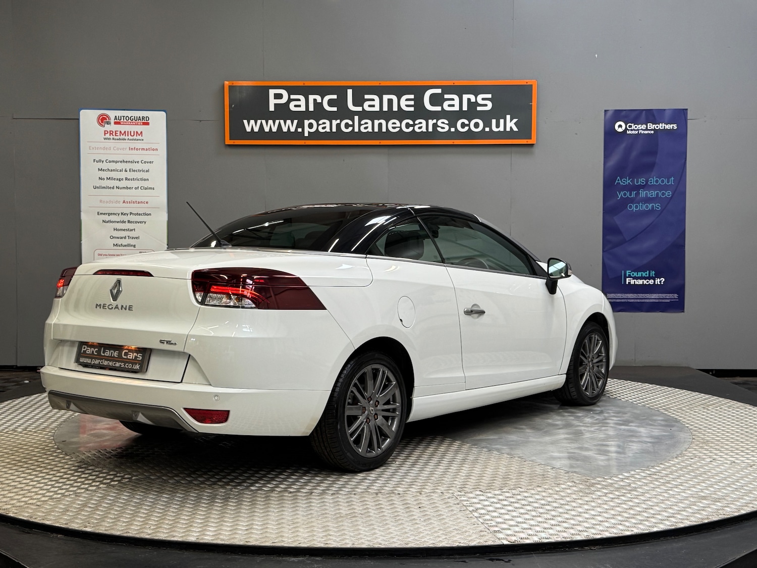 Used Renault Megane 2011 for sale - 75722691: Photo 6