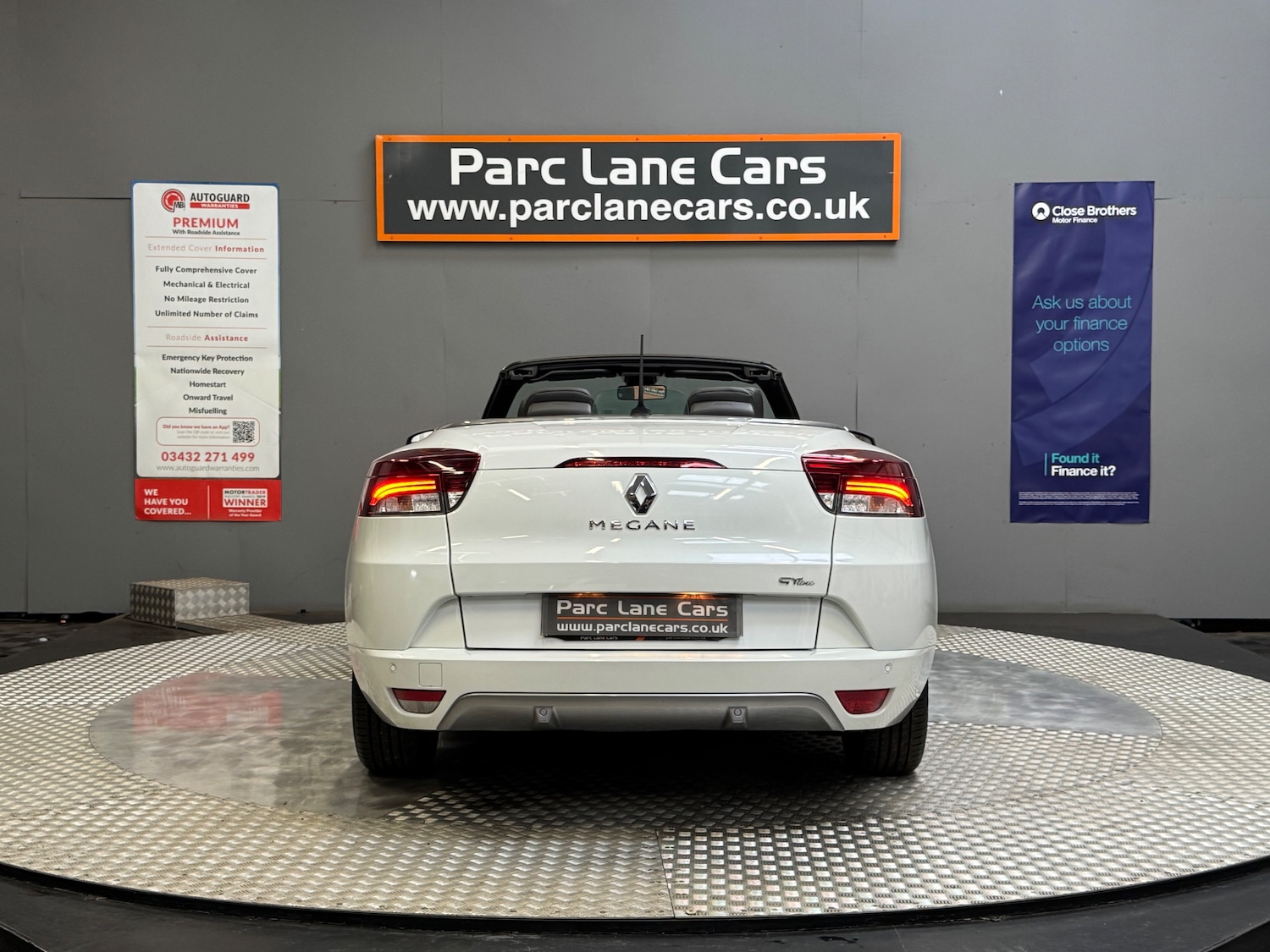 Used Renault Megane 2011 for sale - 75722691: Photo 8