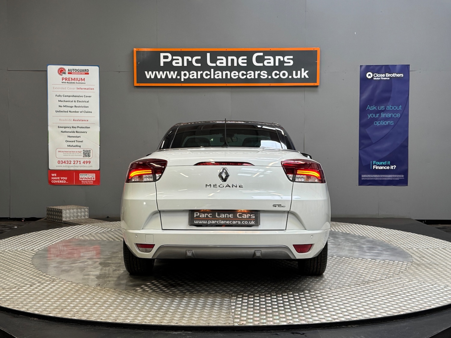 Used Renault Megane 2011 for sale - 75722691: Photo 9