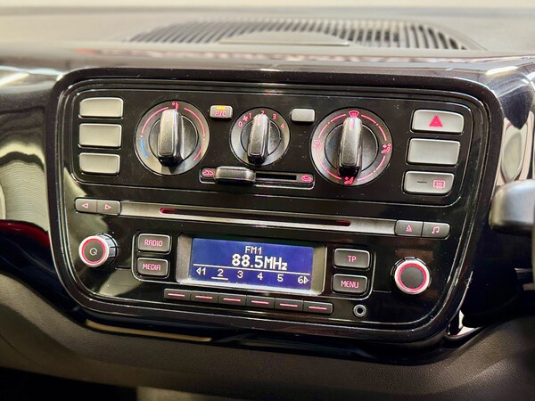 Used Volkswagen up! 2013 for sale - 74405538: Photo 17