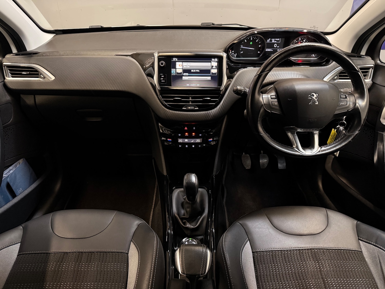 Used Peugeot 2008 2016 for sale - 75908579: Photo 15