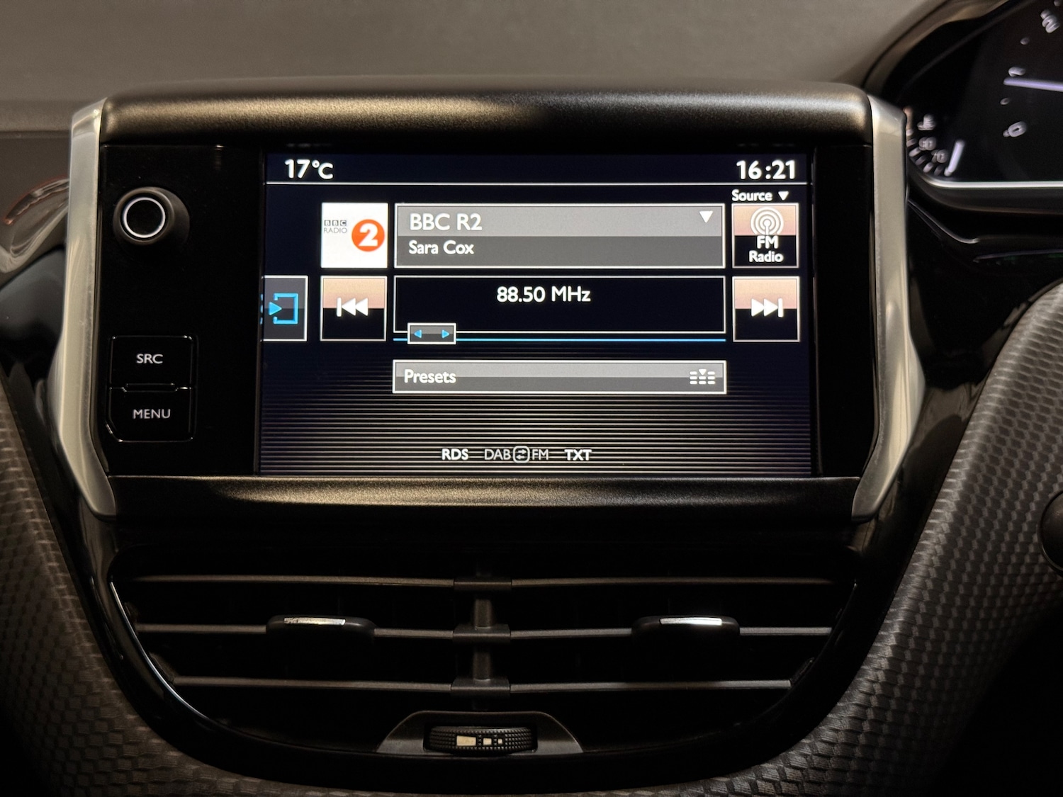 Used Peugeot 2008 2016 for sale - 75908579: Photo 18