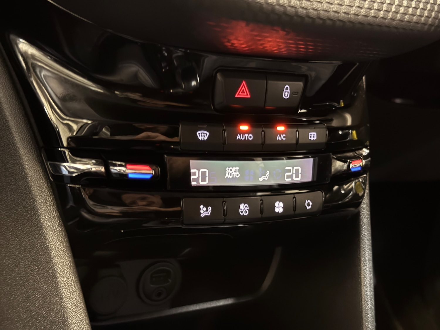 Used Peugeot 2008 2016 for sale - 75908579: Photo 19