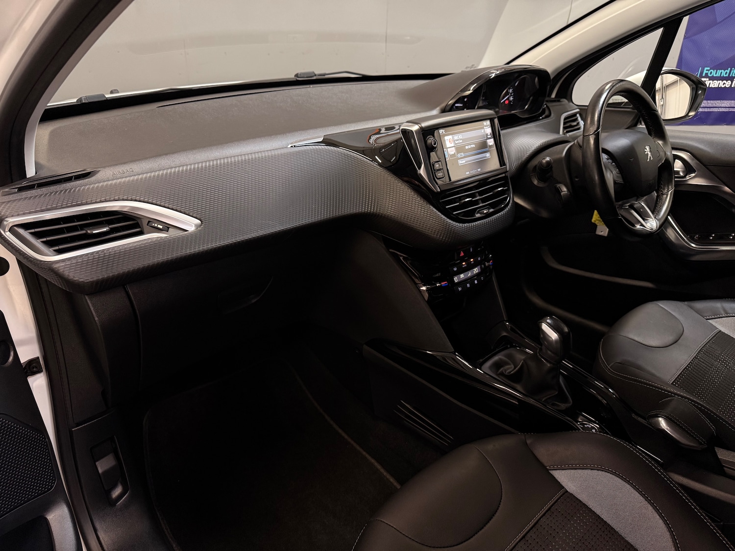Used Peugeot 2008 2016 for sale - 75908579: Photo 21