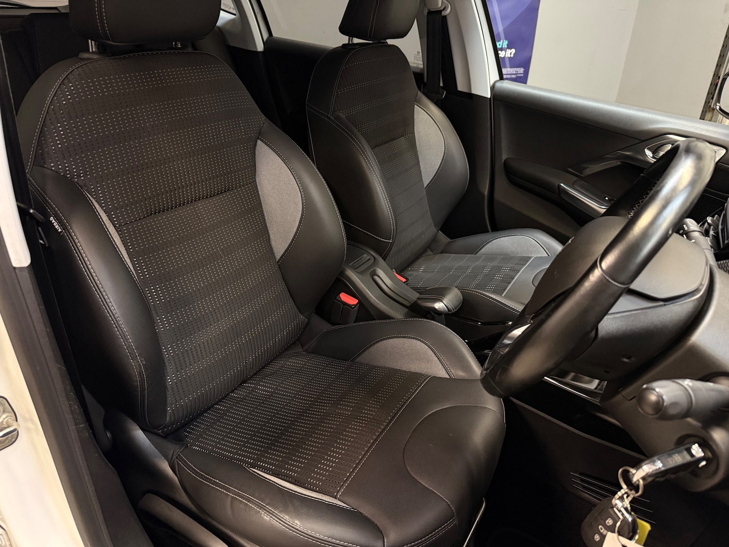 Used Peugeot 2008 2016 for sale - 75908579: Photo 22