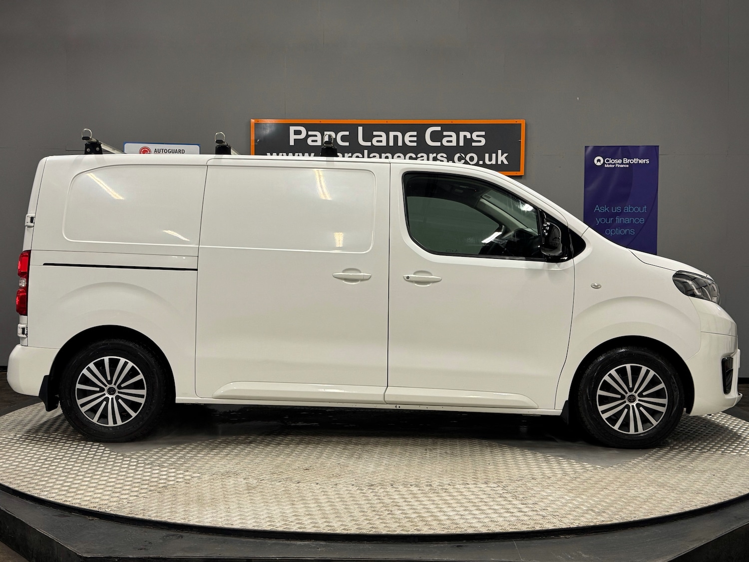 Used Toyota ProAce 2019 for sale - 76650365: Photo 2