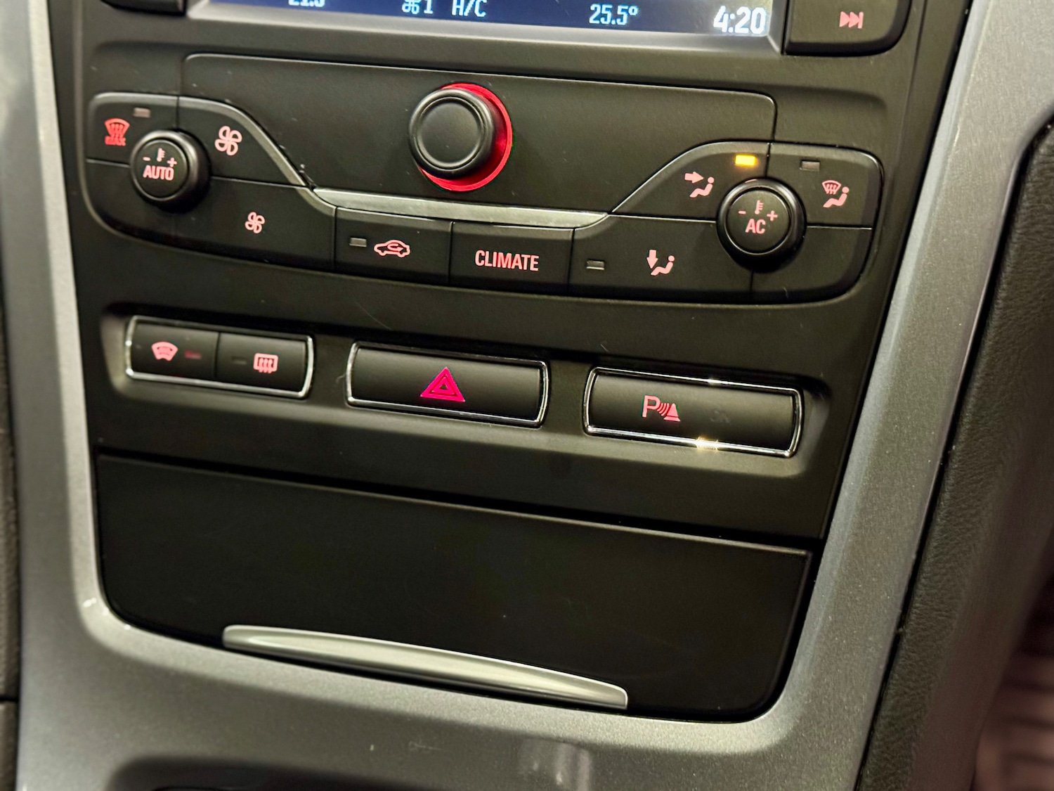 Used Ford Mondeo 2012 for sale - 76946016: Photo 20