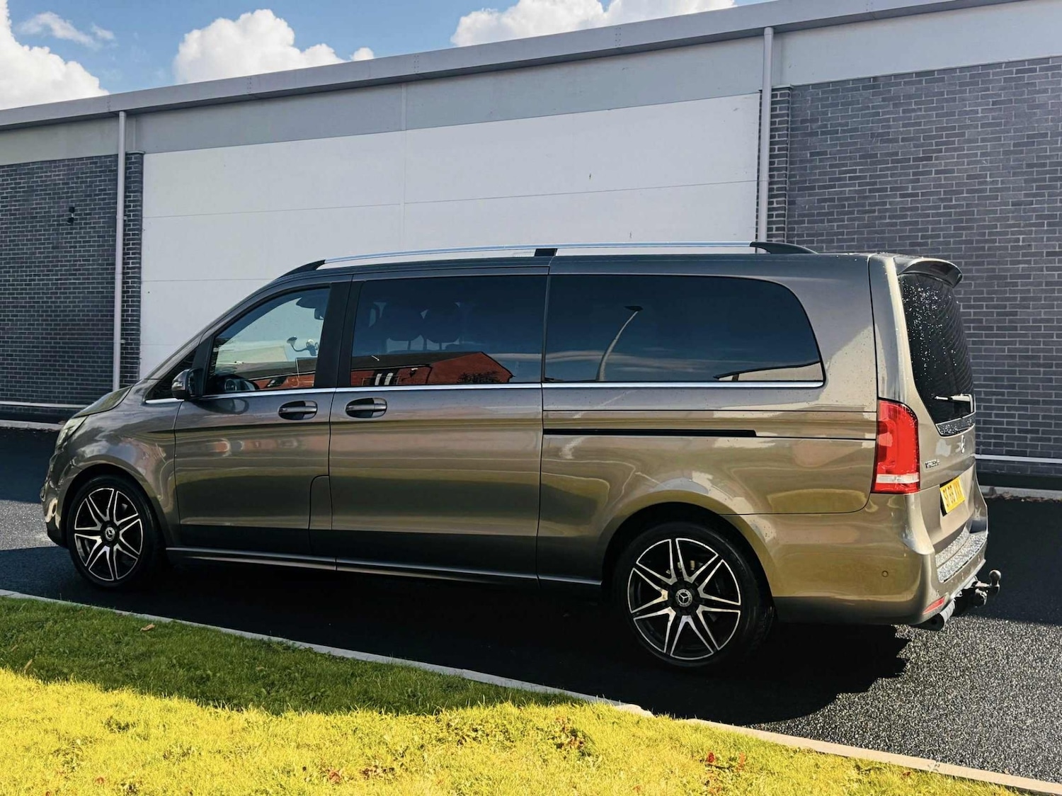 Used Mercedes-Benz V-Class 2018 for sale - 76596119: Photo 10