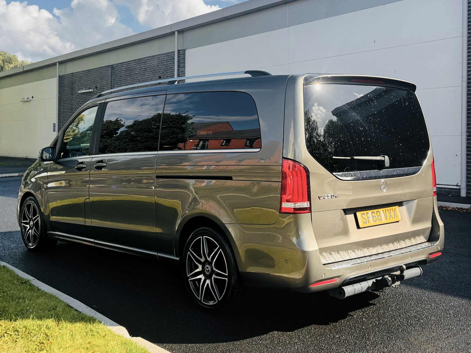 Used Mercedes-Benz V-Class 2018 for sale - 76596119: Photo 5